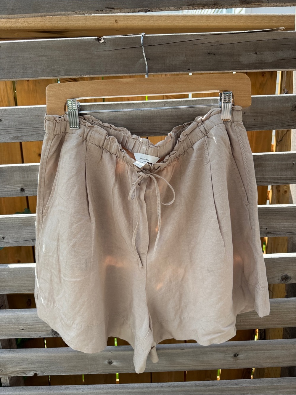 H&M Women’s Drawstring Linen-Blend Shorts